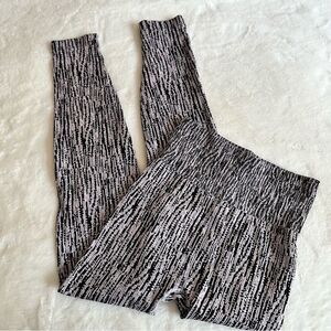 ATHLETA Flurry Elemental Tight Size Small